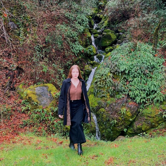 Meet your Posher, Rose ⏾ - Picture 7 of 7